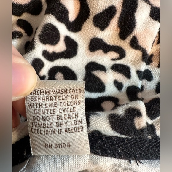 Kim Rogers Soft Leopard Print Cowl Neck Women’s Top Size Large - Picture 10 of 10